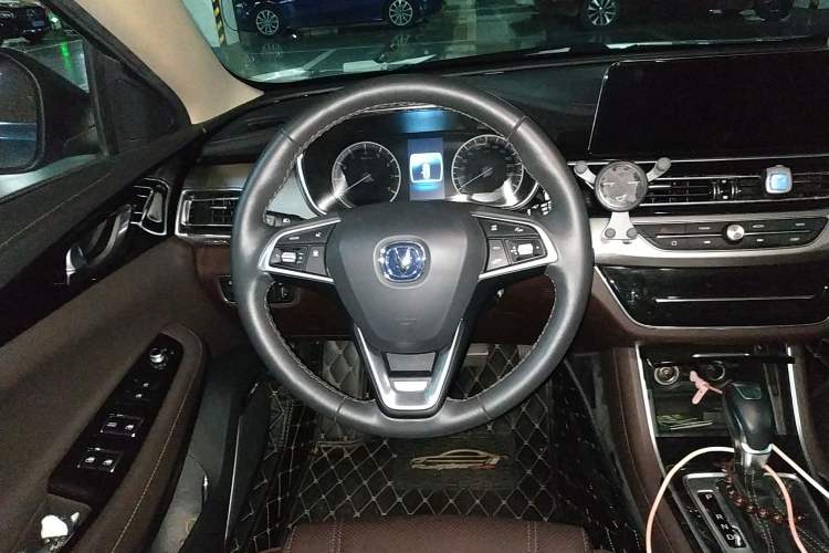 Used CHANGAN Raeton CC 2018 1.5T Automatic Haoya Model China V Standard Steering Wheel