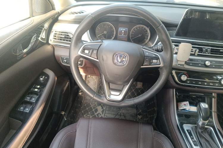 Used CHANGAN Raeton CC 2018 1.5T Automatic Elegant Starry Edition China V Standard Steering Wheel