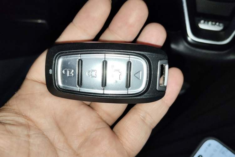 Used CHANGAN Raeton CC 2018 1.5T Automatic Zunya Model China V Standard Vehicle Key