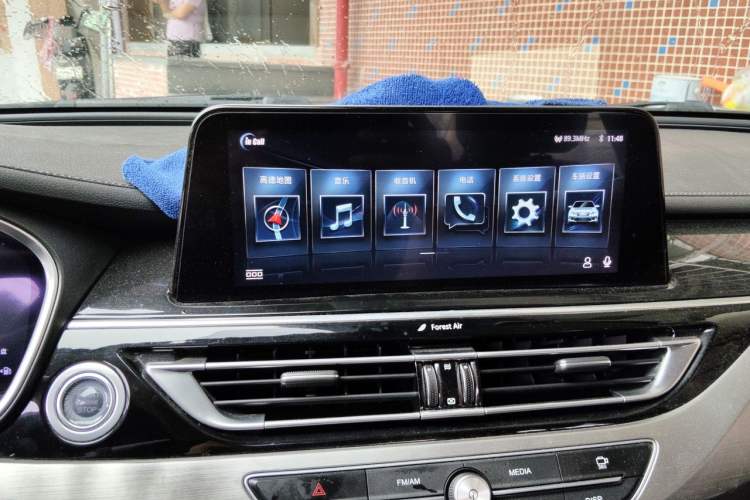 Used CHANGAN Raeton CC 2018 1.5T Automatic Zunya Model China V Standard Audio And AC Panel