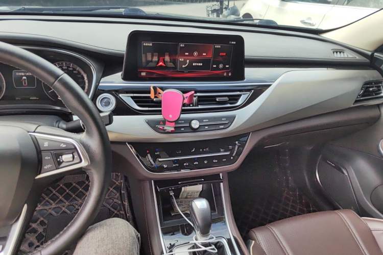 Used CHANGAN Raeton CC 2018 1.5T Automatic Haoya Model Guangmang Edition China V Standard Audio And AC Panel