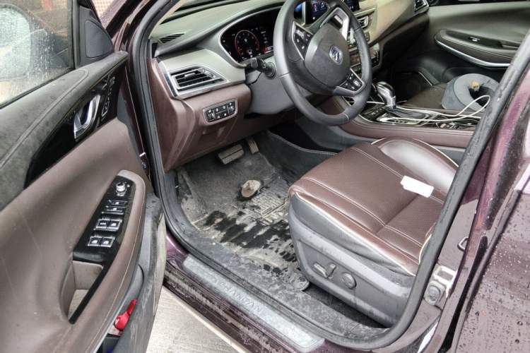 Used CHANGAN Raeton CC 2018 1.5T Automatic Zunya Model China V Standard Driver Seat