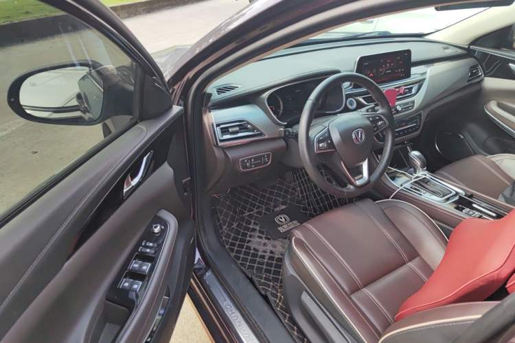 Used CHANGAN Raeton CC 2018 1.5T Automatic Haoya Model Guangmang Edition China V Standard Driver Seat