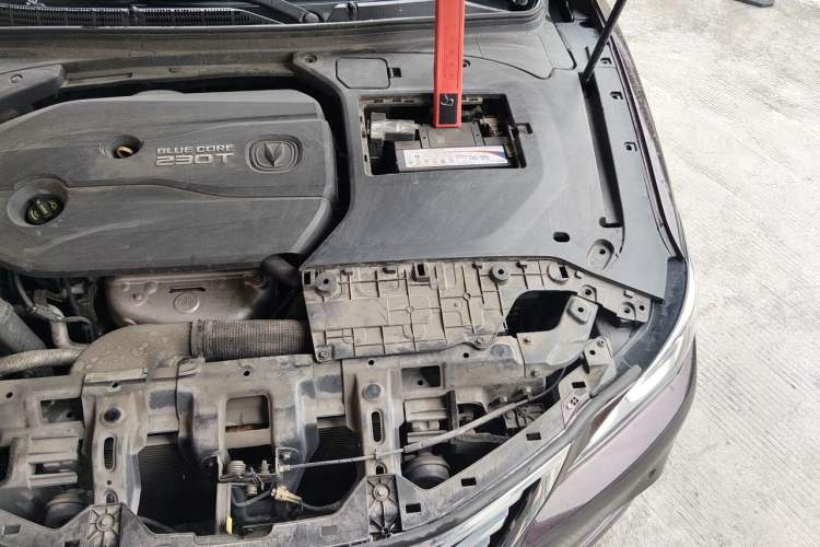 Used CHANGAN Raeton CC 2018 1.5T Automatic Zunya Model China V Standard Engine Bay Left