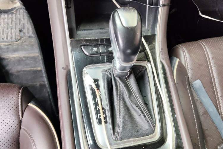 Used CHANGAN Raeton CC 2018 1.5T Automatic Zunya Model China V Standard Gear Lever