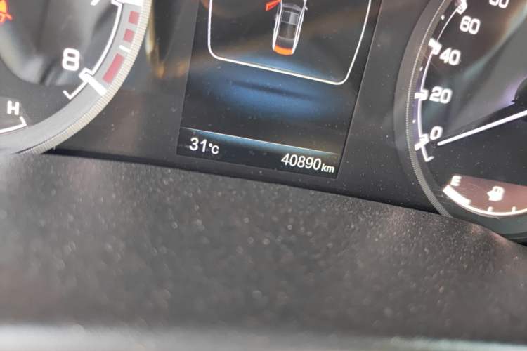 Used CHANGAN Raeton CC 2018 1.5T Automatic Haoya Model Guangmang Edition China V Standard Odometer Close Up