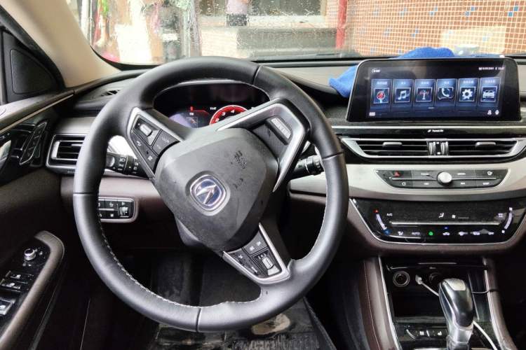 Used CHANGAN Raeton CC 2018 1.5T Automatic Zunya Model China V Standard Steering Wheel