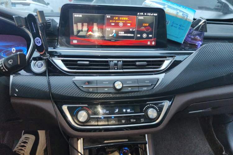 Used CHANGAN Raeton CC 2018 1.5T Automatic Elegant Starry Edition China V Standard Audio And AC Panel