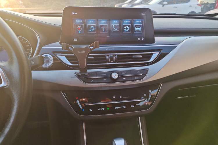 Used CHANGAN Raeton CC 2018 1.5T Automatic Zhiya Model China V Standard Audio And AC Panel