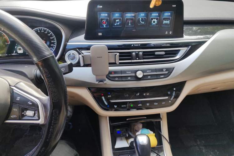 Used CHANGAN Raeton CC 2018 1.5T Automatic Zunya Model China V Standard Audio And AC Panel