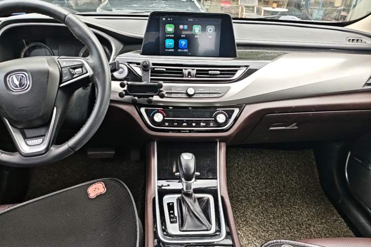 Used CHANGAN Raeton CC 2018 1.5T Automatic Elegant Starry Edition China V Standard Audio And AC Panel