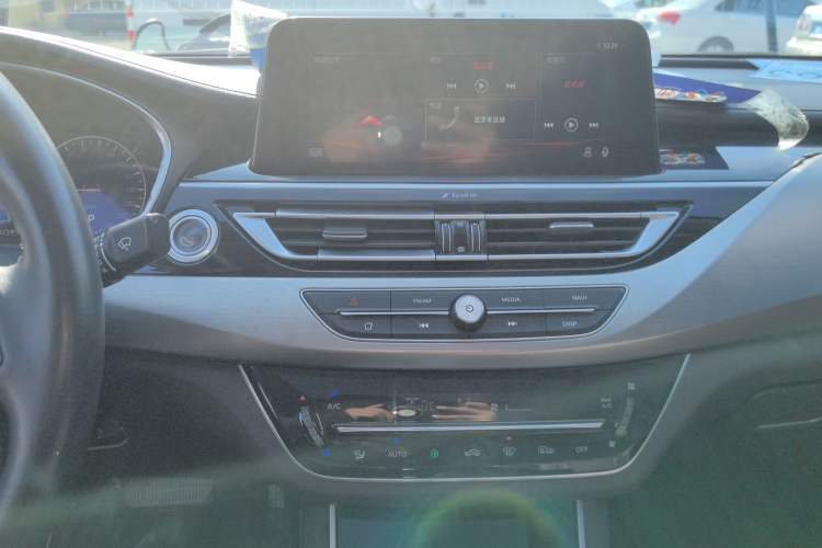 Used CHANGAN Raeton CC 2018 1.5T Automatic Zhiya Model China V Standard Audio And AC Panel