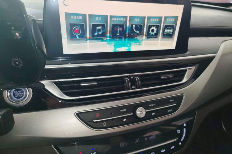 Used CHANGAN Raeton CC 2018 1.5T Automatic Haoya Model Guangmang Edition China V Standard Audio And AC Panel
