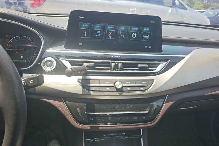 Used CHANGAN Raeton CC 2018 1.5T Automatic Zhiya Model China V Standard Audio And AC Panel