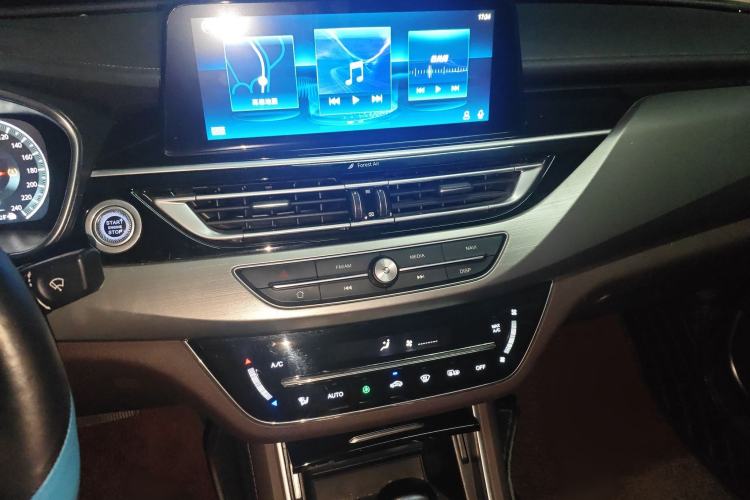 Used CHANGAN Raeton CC 2018 1.5T Automatic Zhiya Model China V Standard Audio And AC Panel
