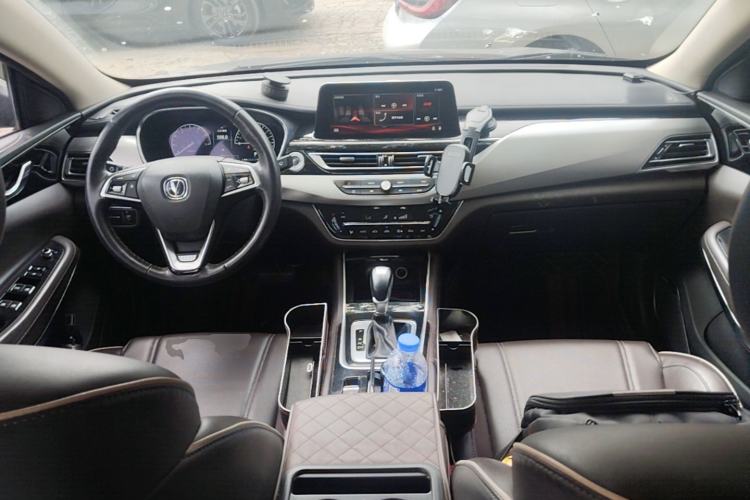 Used CHANGAN Raeton CC 2018 1.5T Automatic Haoya Model China V Standard Center Console