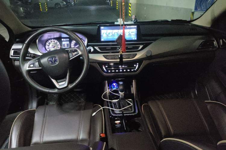 Used CHANGAN Raeton CC 2018 1.5T Automatic Haoya Model China V Standard Center Console