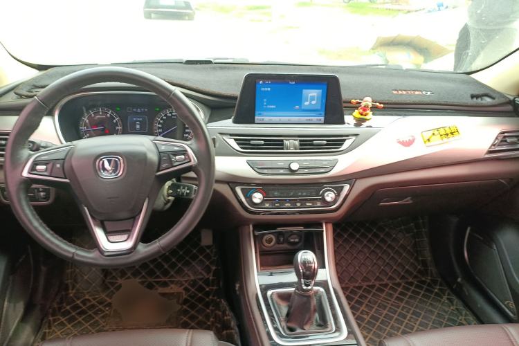Used CHANGAN Raeton CC 2018 1.5T Manual Elegant Model China V Standard Center Console