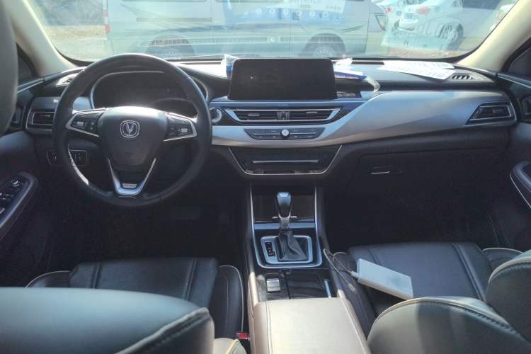 Used CHANGAN Raeton CC 2018 1.5T Automatic Zhiya Model China V Standard Center Console