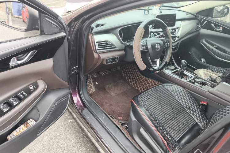 Used CHANGAN Raeton CC 2018 1.5T Manual Luxury Model China V Standard Driver Seat