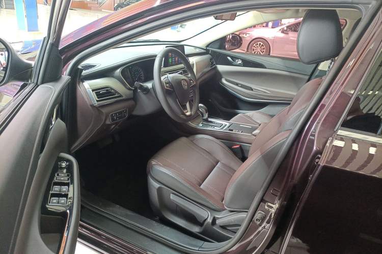 Used CHANGAN Raeton CC 2018 1.5T Automatic Elegant Version China V Standard Driver Seat