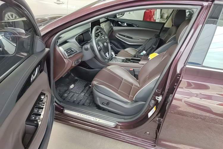 Used CHANGAN Raeton CC 2018 1.5T Automatic Zhiya Model China V Standard Driver Seat