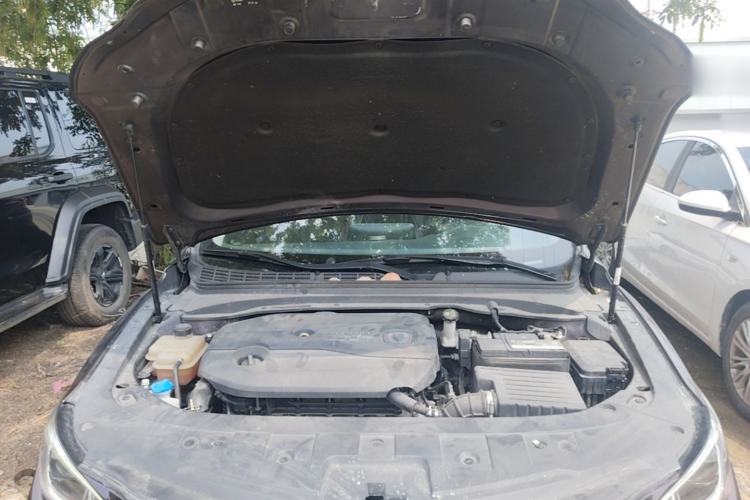 Used CHANGAN Raeton CC 2018 1.5T Automatic Haoya Model China V Standard Engine Bay