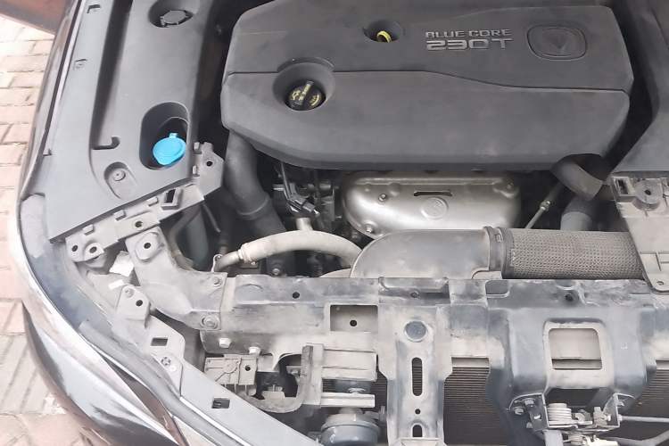 Used CHANGAN Raeton CC 2018 1.5T Automatic Zunya Model China V Standard Engine Bay Right