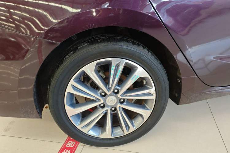 Used CHANGAN Raeton CC 2018 1.5T Manual Luxury Model China V Standard Exterior 8