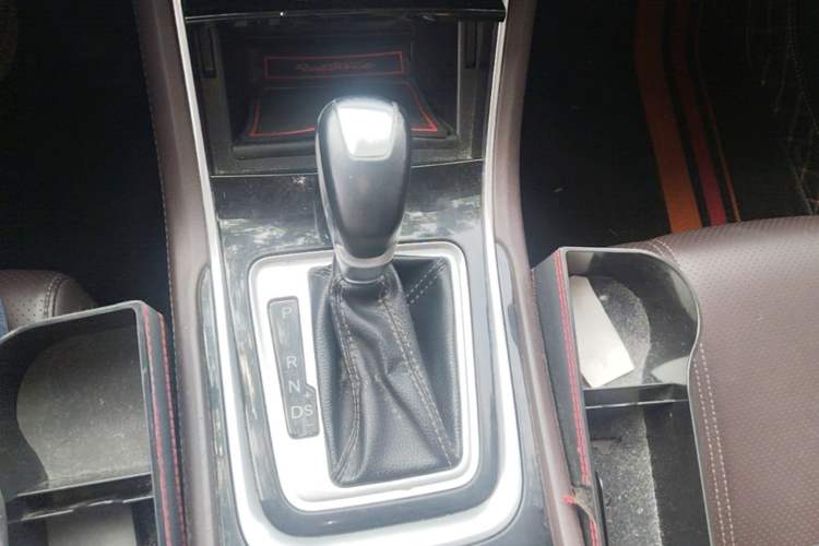 Used CHANGAN Raeton CC 2018 1.5T Automatic Haoya Model China V Standard Gear Lever
