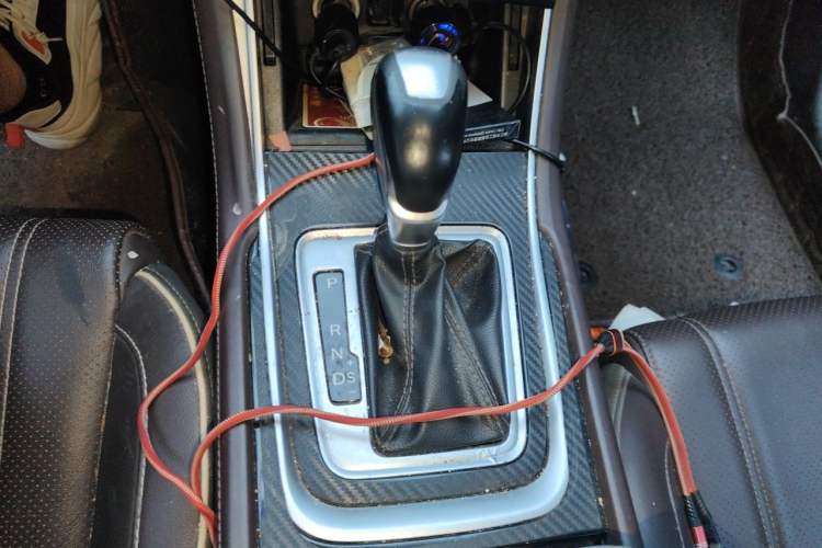 Used CHANGAN Raeton CC 2018 1.5T Automatic Elegant Starry Edition China V Standard Gear Lever
