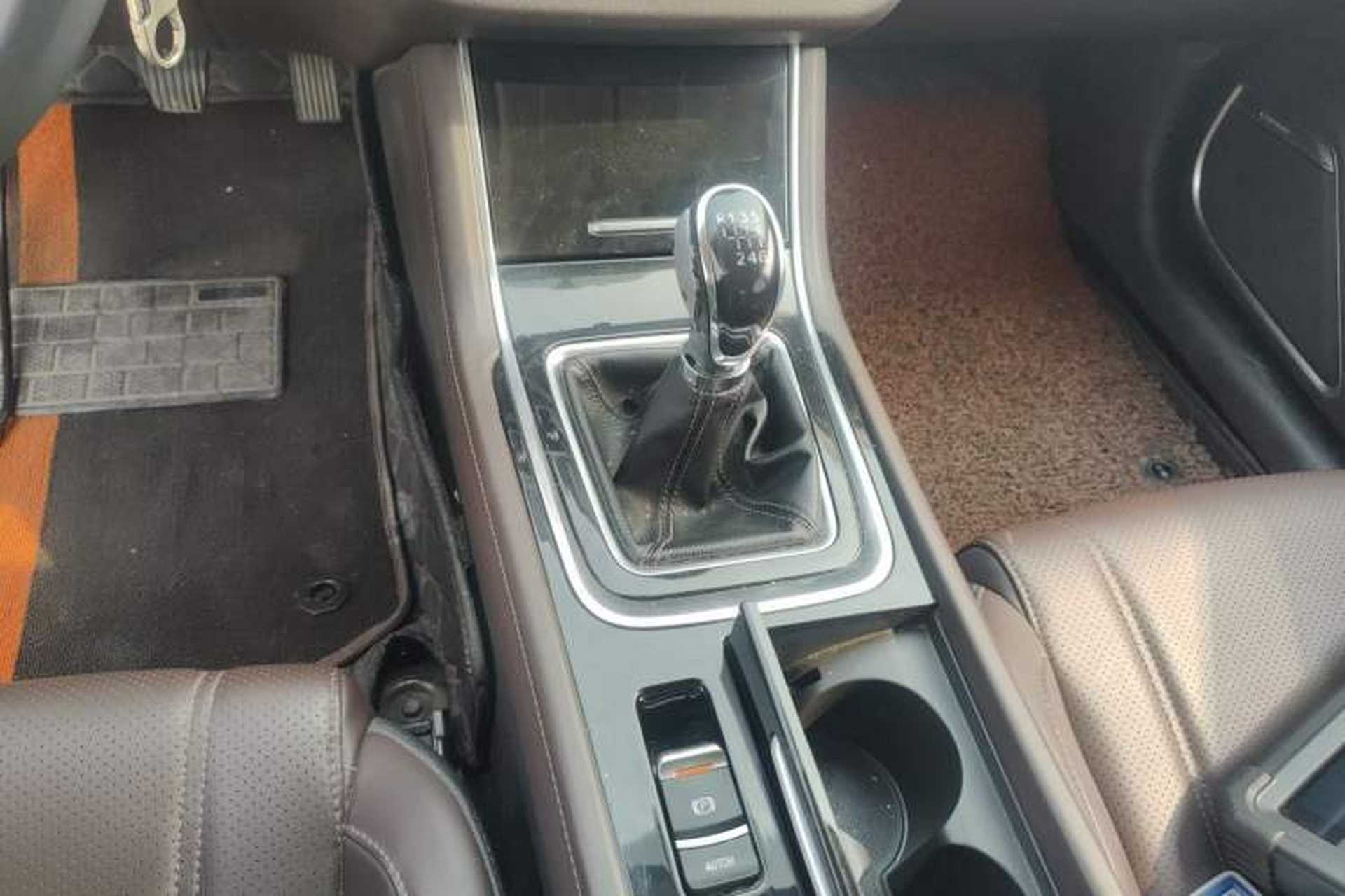 Used CHANGAN Raeton CC 2018 1.5T Manual Elegant Model China V Standard Gear Lever