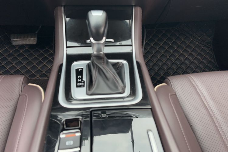 Used CHANGAN Raeton CC 2018 1.5T Automatic Haoya Model Guangmang Edition China V Standard Gear Lever