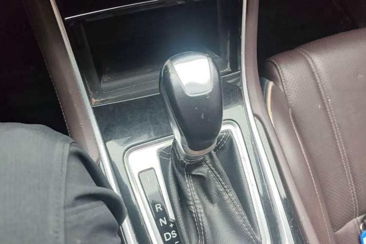 Used CHANGAN Raeton CC 2018 1.5T Automatic Zhiya Model China V Standard Gear Lever