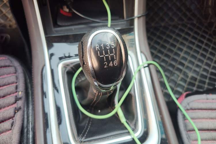 Used CHANGAN Raeton CC 2018 1.5T Manual Luxury Model China V Standard Gear Lever