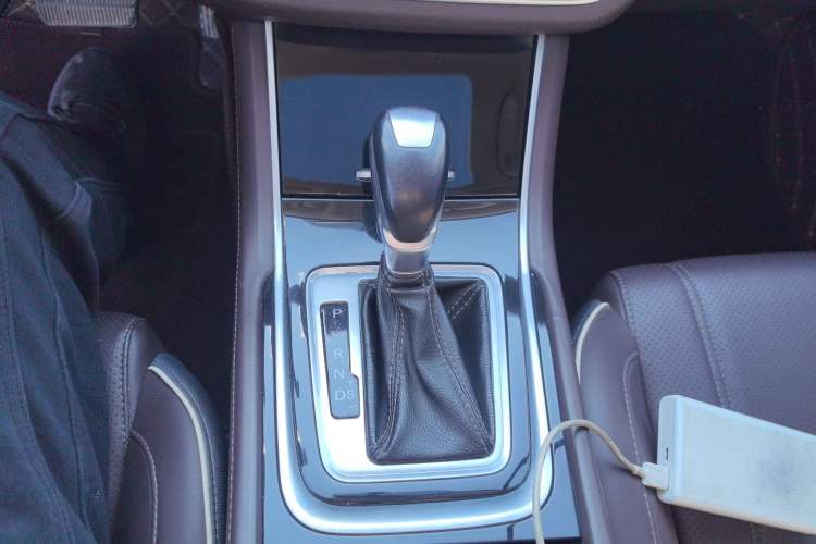 Used CHANGAN Raeton CC 2018 1.5T Automatic Zhiya Model China V Standard Gear Lever