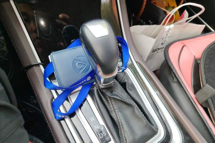 Used CHANGAN Raeton CC 2018 1.5T Automatic Zhiya Model China V Standard Gear Lever