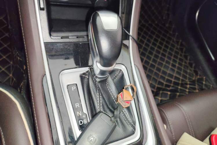 Used CHANGAN Raeton CC 2018 1.5T Automatic Haoya Model Guangmang Edition China V Standard Gear Lever