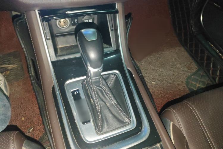 Used CHANGAN Raeton CC 2018 1.5T Automatic Zhiya Model China V Standard Gear Lever
