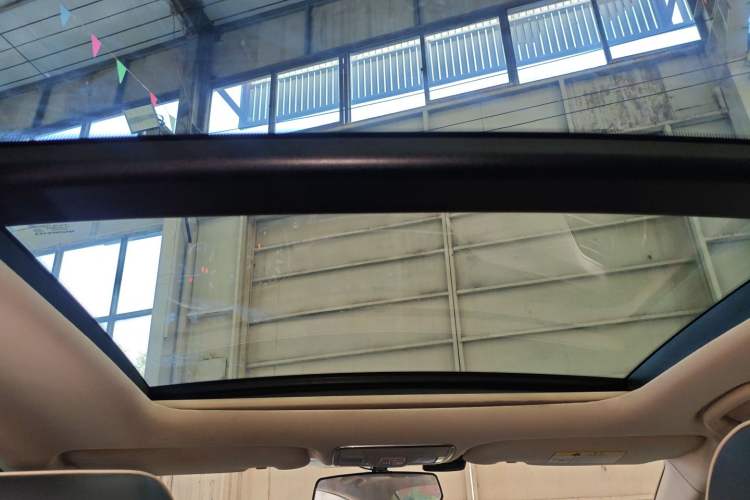Used CHANGAN Raeton CC 2018 1.5T Manual Luxury Model China V Standard Headliner