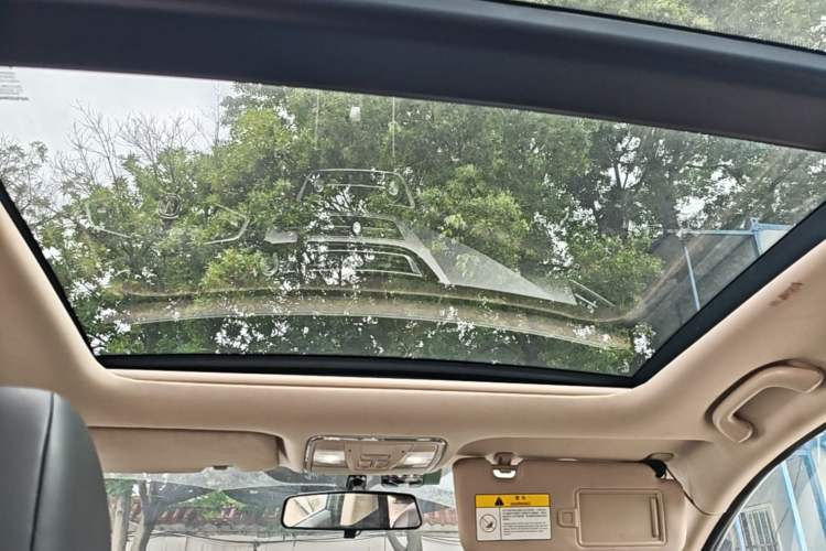 Used CHANGAN Raeton CC 2018 1.5T Automatic Elegant Starry Edition China V Standard Headliner