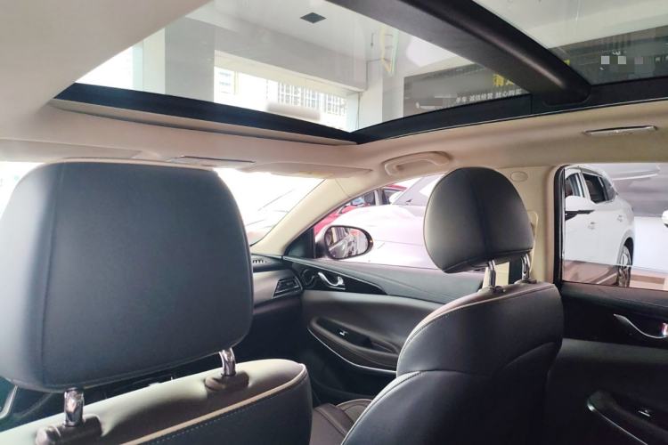 Used CHANGAN Raeton CC 2018 1.5T Automatic Haoya Model Guangmang Edition China V Standard Headliner