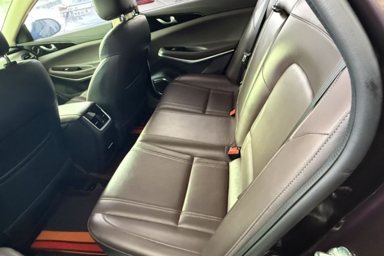 Used CHANGAN Raeton CC 2018 1.5T Automatic Elegant Version China V Standard Interior 1
