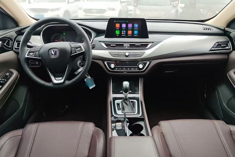 Used CHANGAN Raeton CC 2018 1.5T Automatic Elegant Version China V Standard Interior 1