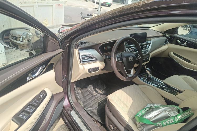 Used CHANGAN Raeton CC 2018 1.5T Automatic Zhiya Model China V Standard Interior 3