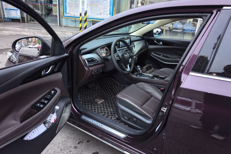 Used CHANGAN Raeton CC 2018 1.5T Automatic Zunya Model China V Standard Interior 3