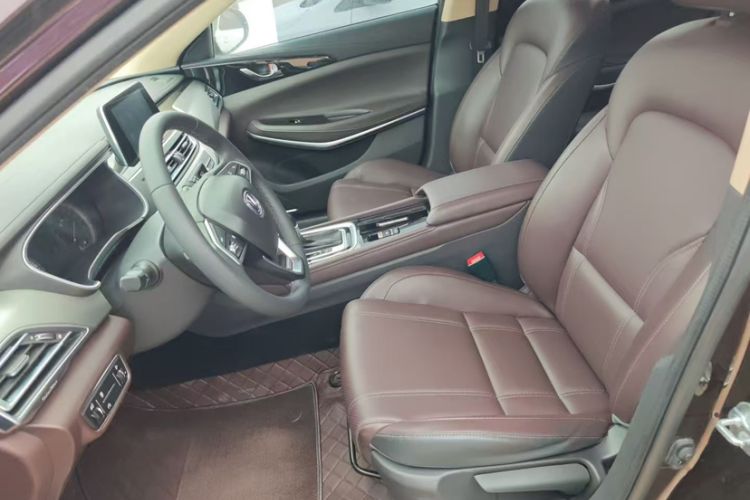 Used CHANGAN Raeton CC 2018 1.5T Automatic Elegant Version China V Standard Interior 4