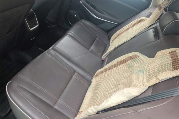 Used CHANGAN Raeton CC 2018 1.5T Automatic Zhiya Model China V Standard Interior 4