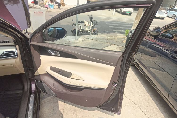 Used CHANGAN Raeton CC 2018 1.5T Automatic Zhiya Model China V Standard Interior 5