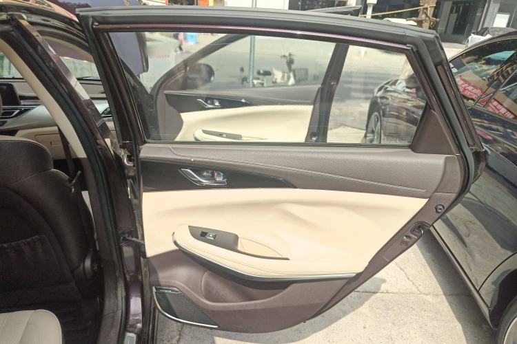 Used CHANGAN Raeton CC 2018 1.5T Automatic Zhiya Model China V Standard Interior 6
